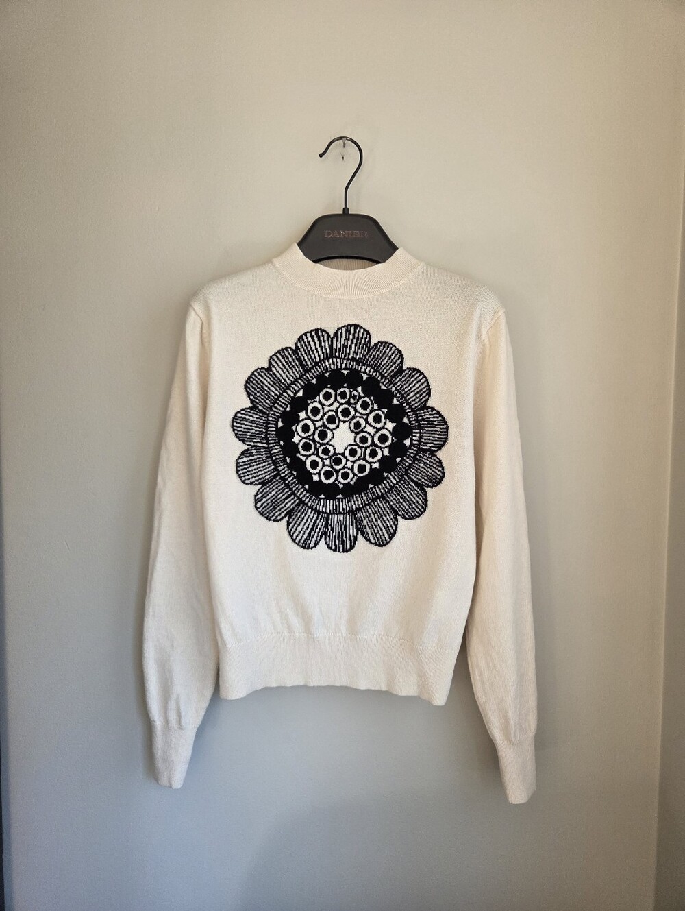 Marimekko X Uniqlo Wool Cashmere Knit Sweater Cream-Off White/ Black XS EUC